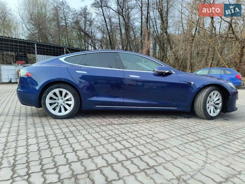 Ліфтбек Tesla Model S 2017 в Львові фото 7 Ліфтбек Tesla Model S 2017 в Львові