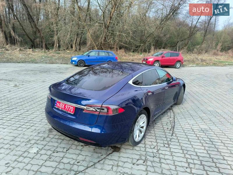 Ліфтбек Tesla Model S 2017 в Львові фото 8 Ліфтбек Tesla Model S 2017 в Львові