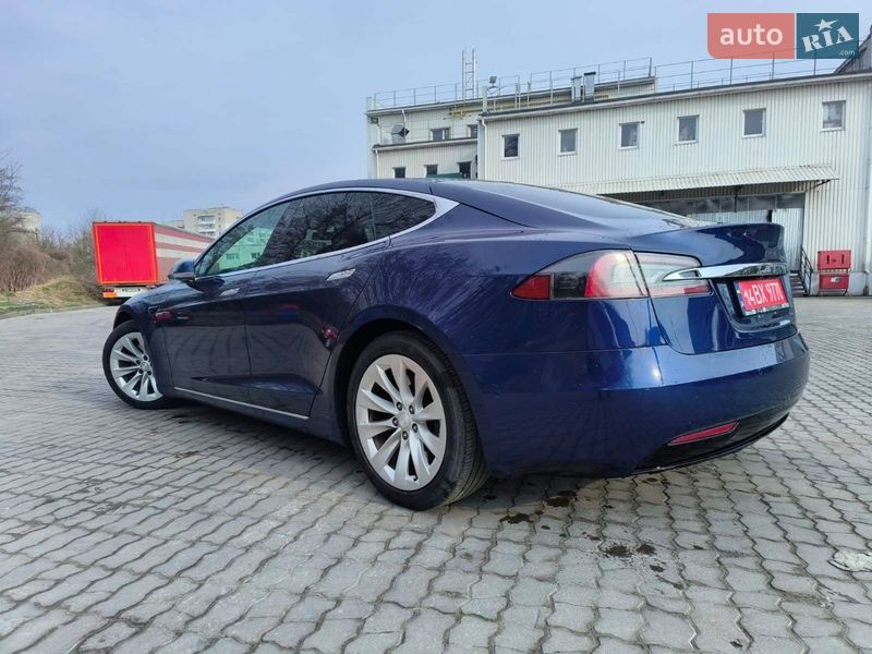 Ліфтбек Tesla Model S 2017 в Львові фото 11 Ліфтбек Tesla Model S 2017 в Львові