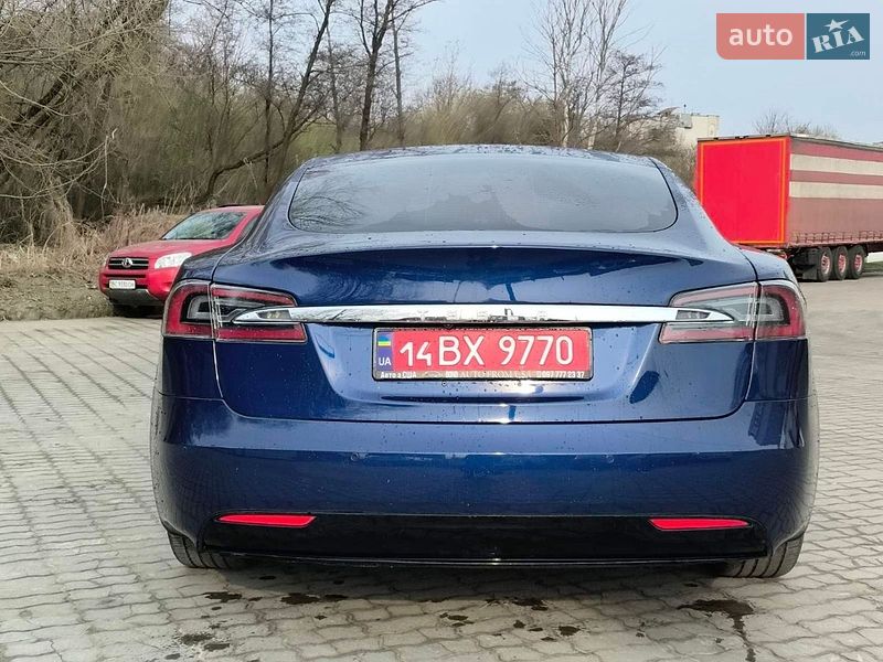 Ліфтбек Tesla Model S 2017 в Львові фото 10 Ліфтбек Tesla Model S 2017 в Львові