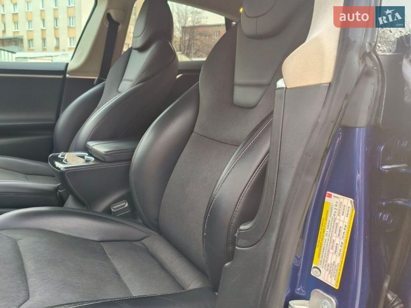 Ліфтбек Tesla Model S 2017 в Львові фото 15 Ліфтбек Tesla Model S 2017 в Львові