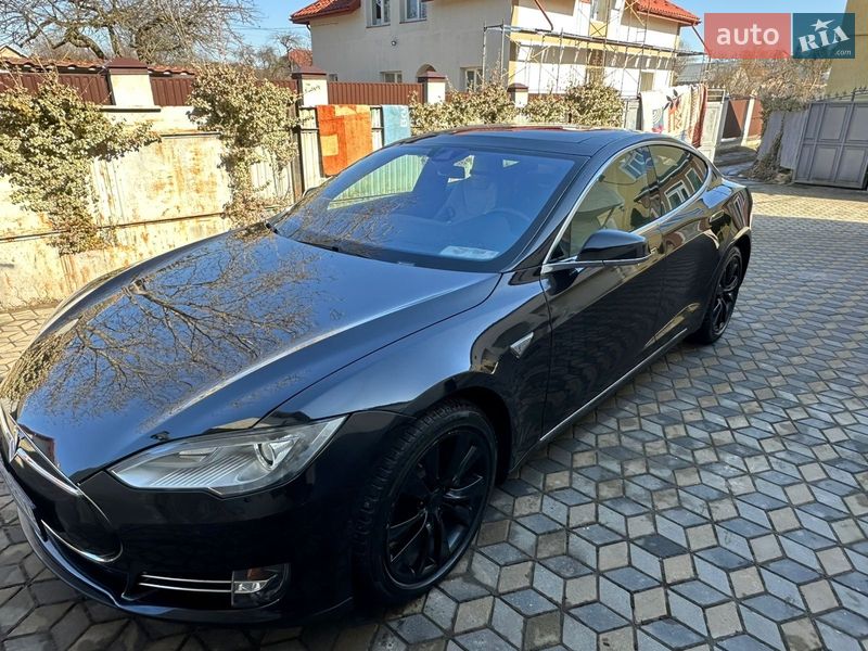 Лифтбек Tesla Model S 2016 в Львове фото 3 Лифтбек Tesla Model S 2016 в Львове