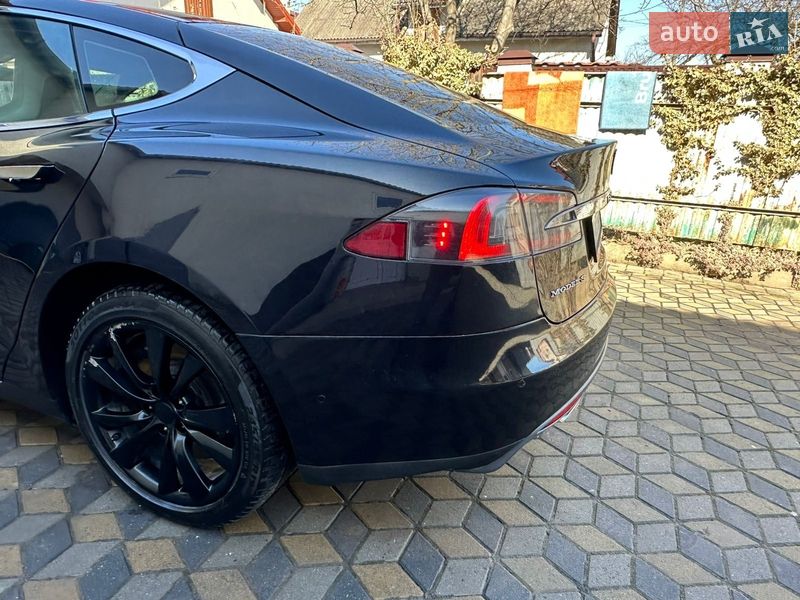 Лифтбек Tesla Model S 2016 в Львове фото 7 Лифтбек Tesla Model S 2016 в Львове
