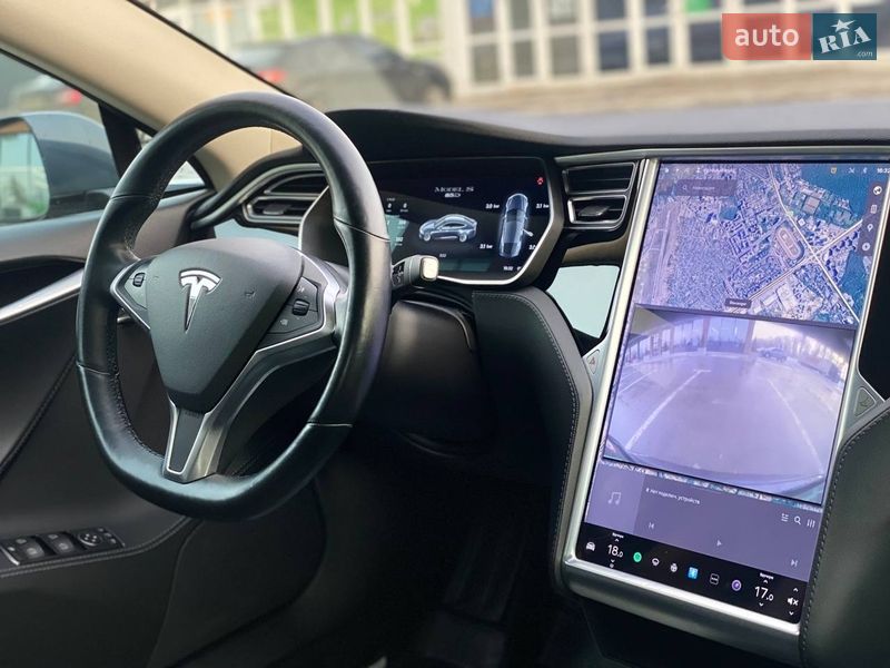 Ліфтбек Tesla Model S 2015 в Києві