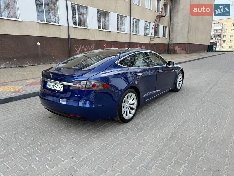Ліфтбек Tesla Model S 2016 в Звягелі