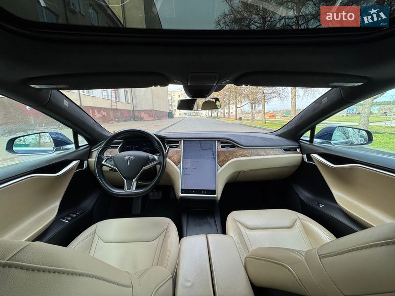 Ліфтбек Tesla Model S 2016 в Звягелі