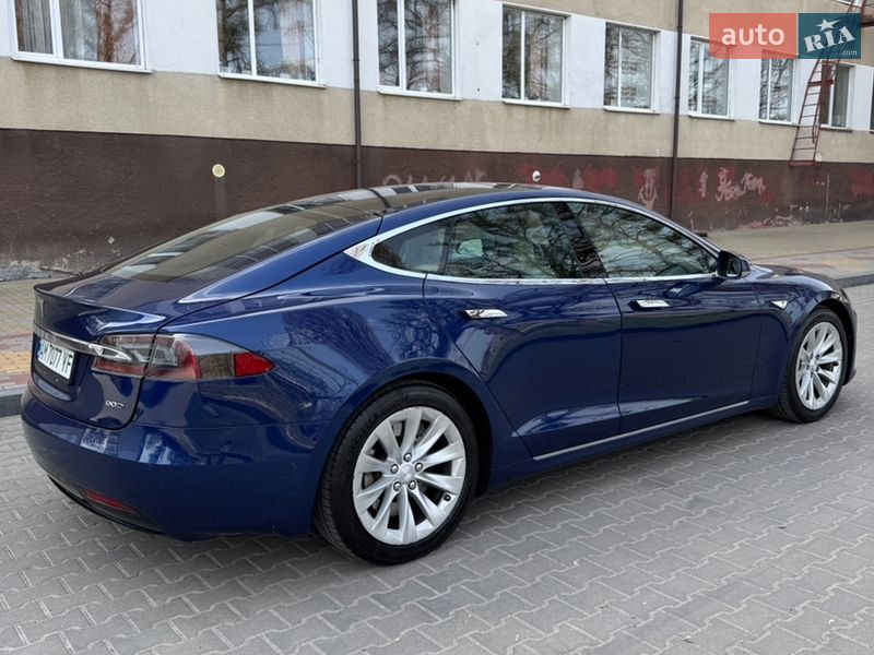 Ліфтбек Tesla Model S 2016 в Звягелі