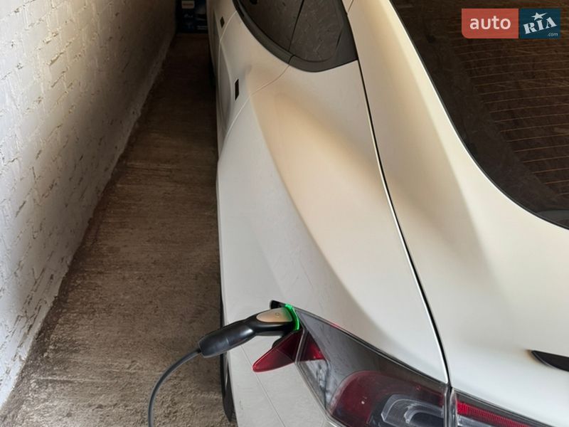 Ліфтбек Tesla Model S 2018 в Вінниці фото 24 Ліфтбек Tesla Model S 2018 в Вінниці