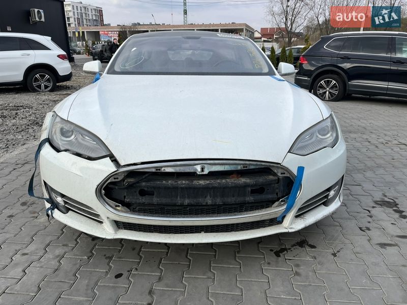 Лифтбек Tesla Model S 2013 в Львове фото 2 Лифтбек Tesla Model S 2013 в Львове