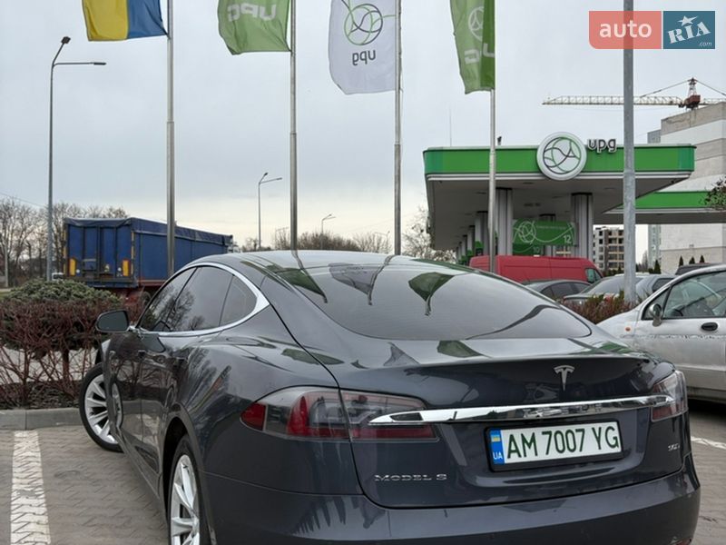 Лифтбек Tesla Model S 2016 в Житомире фото 4 Лифтбек Tesla Model S 2016 в Житомире