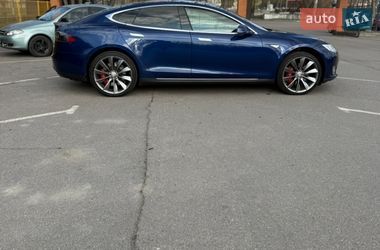Лифтбек Tesla Model S 2015 в Александрие