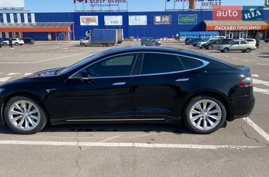 Ліфтбек Tesla Model S 2018 в Львові