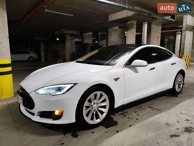 Лифтбек Tesla Model S 2015 в Львове фото 2 Лифтбек Tesla Model S 2015 в Львове