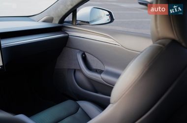 Лифтбек Tesla Model S 2023 в Киеве