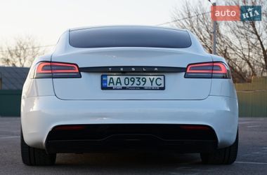 Лифтбек Tesla Model S 2023 в Киеве