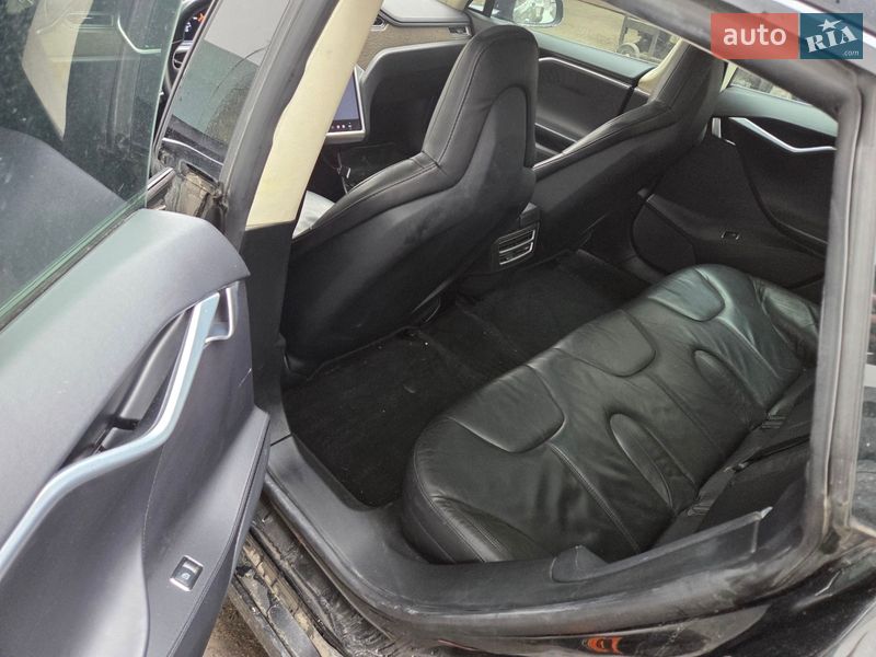 Ліфтбек Tesla Model S 2013 в Одесі фото 14 Ліфтбек Tesla Model S 2013 в Одесі