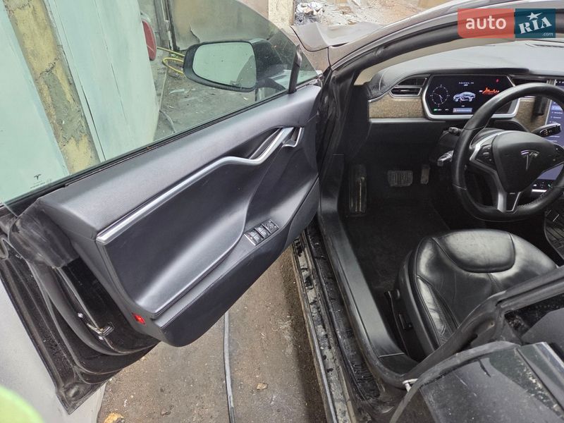 Ліфтбек Tesla Model S 2013 в Одесі фото 15 Ліфтбек Tesla Model S 2013 в Одесі