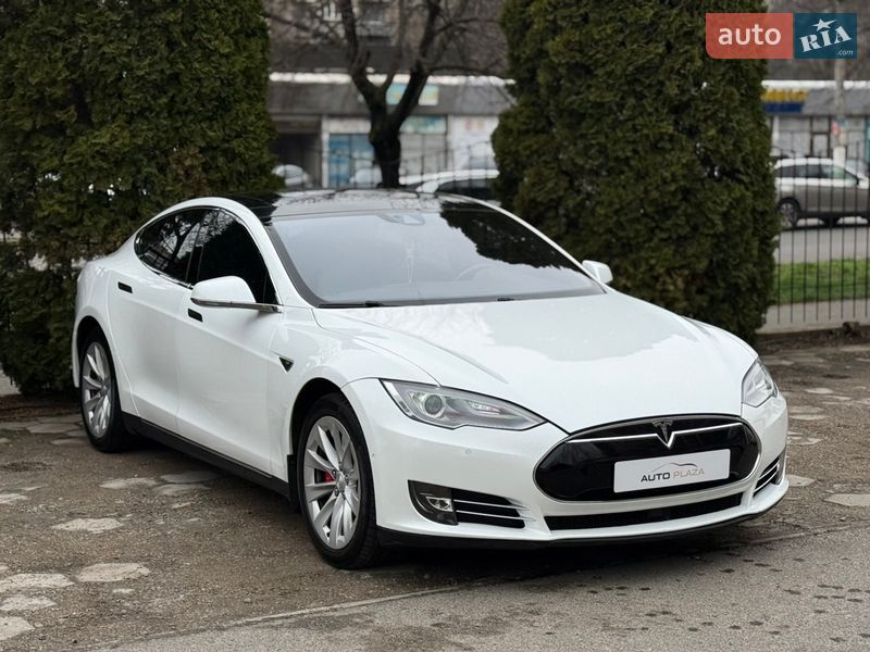 Лифтбек Tesla Model S 2015 в Одессе