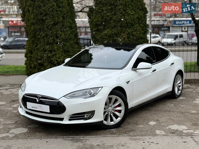 Лифтбек Tesla Model S 2015 в Одессе