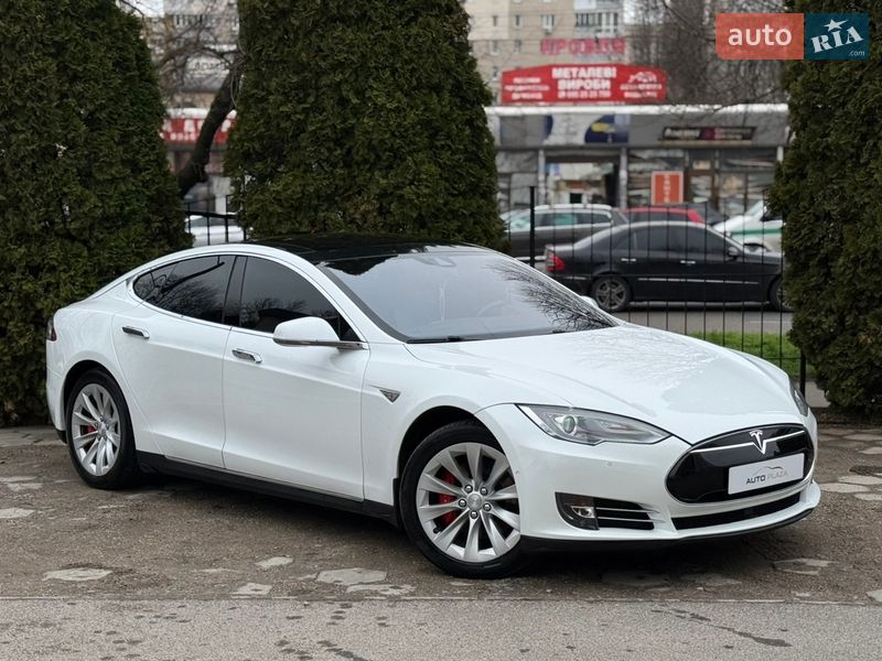 Лифтбек Tesla Model S 2015 в Одессе