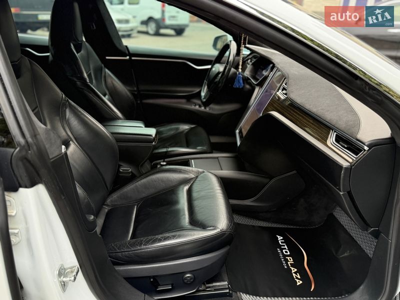 Лифтбек Tesla Model S 2015 в Одессе
