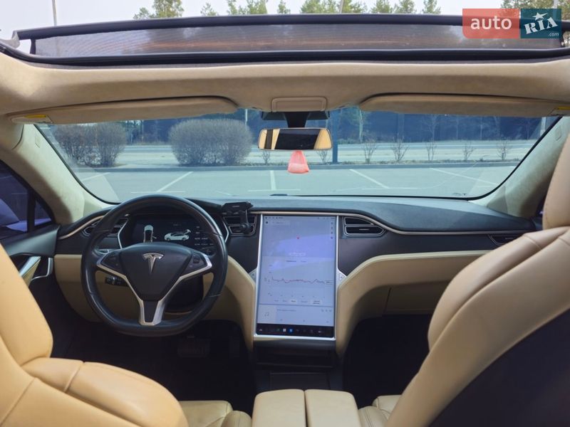 Лифтбек Tesla Model S 2017 в Украинке