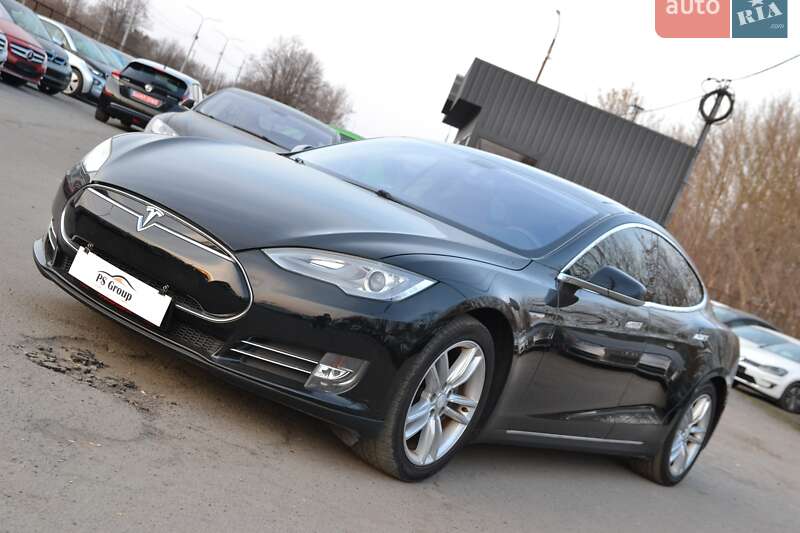 Ліфтбек Tesla Model S 2013 в Луцьку