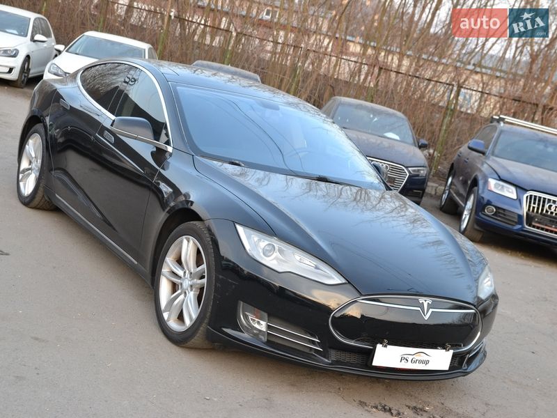 Ліфтбек Tesla Model S 2013 в Луцьку
