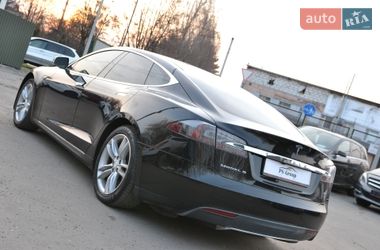 Ліфтбек Tesla Model S 2013 в Луцьку