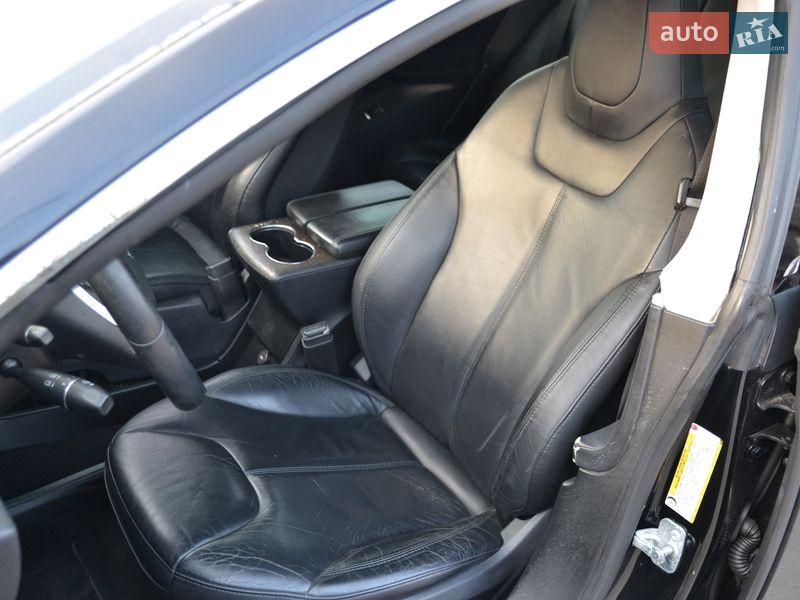 Ліфтбек Tesla Model S 2013 в Луцьку