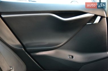 Ліфтбек Tesla Model S 2013 в Луцьку