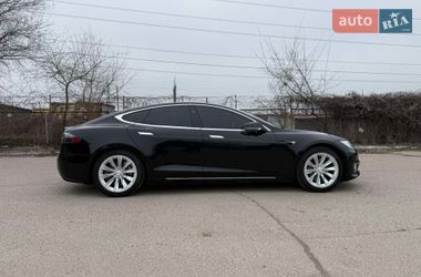Лифтбек Tesla Model S 2017 в Запорожье