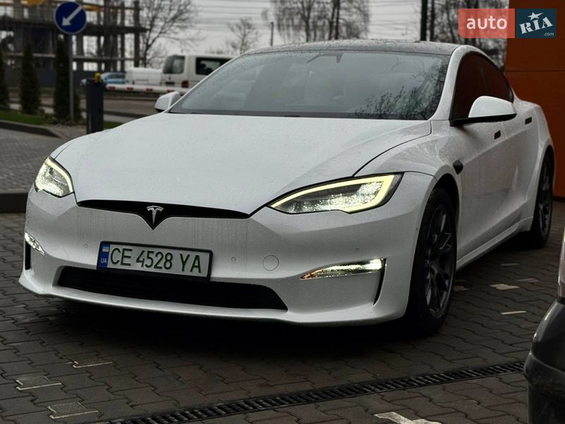 Лифтбек Tesla Model S 2022 в Черновцах