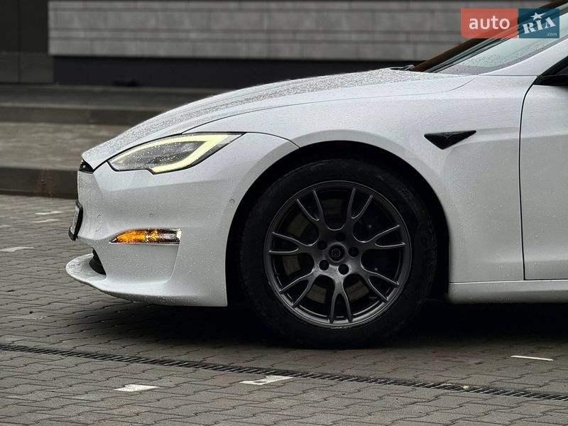 Лифтбек Tesla Model S 2022 в Черновцах