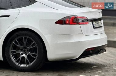 Лифтбек Tesla Model S 2022 в Черновцах
