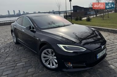 Лифтбек Tesla Model S 2017 в Киеве