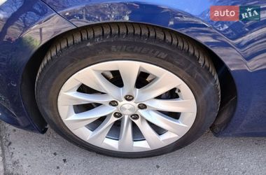 Ліфтбек Tesla Model S 2017 в Кропивницькому