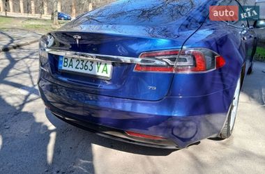 Ліфтбек Tesla Model S 2017 в Кропивницькому