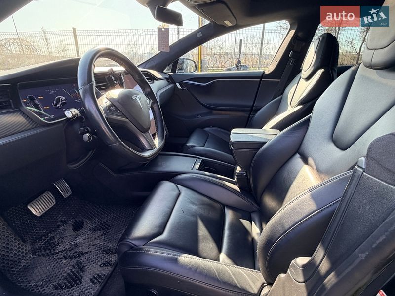 Лифтбек Tesla Model S 2019 в Киеве