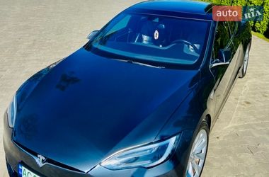Лифтбек Tesla Model S 2016 в Луцке
