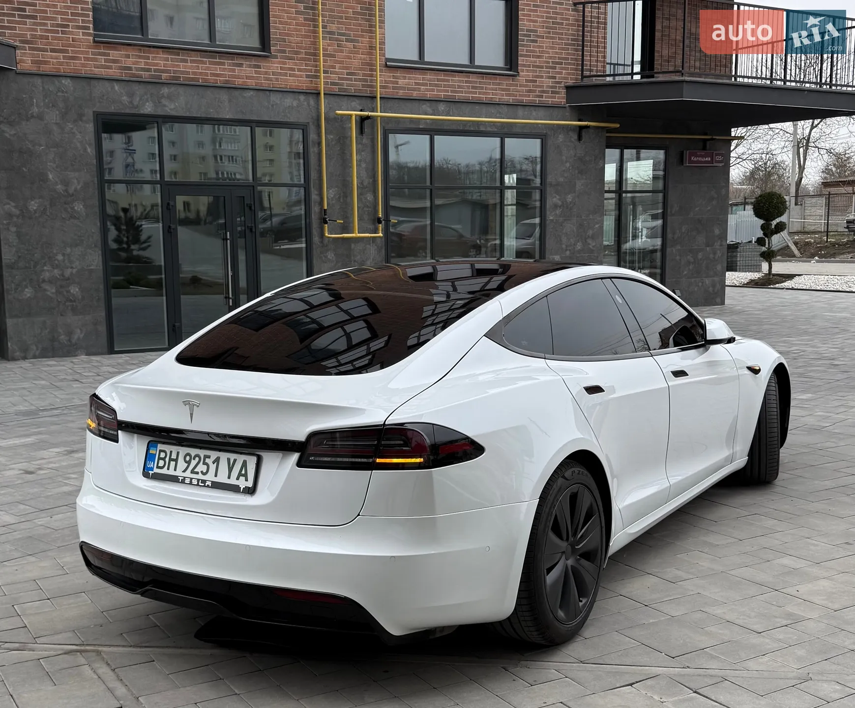 2022 Tesla Model S - мініатюра 21