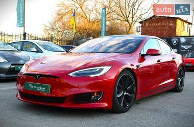 Лифтбек Tesla Model S 2020 в Одессе