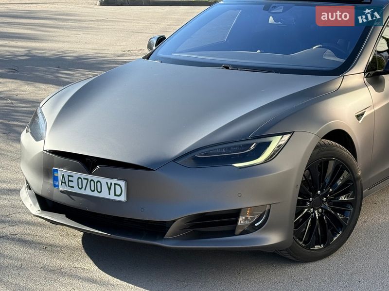 Лифтбек Tesla Model S 2016 в Днепре