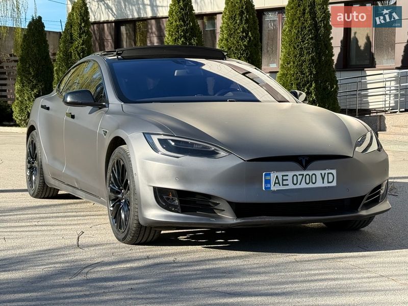 Лифтбек Tesla Model S 2016 в Днепре