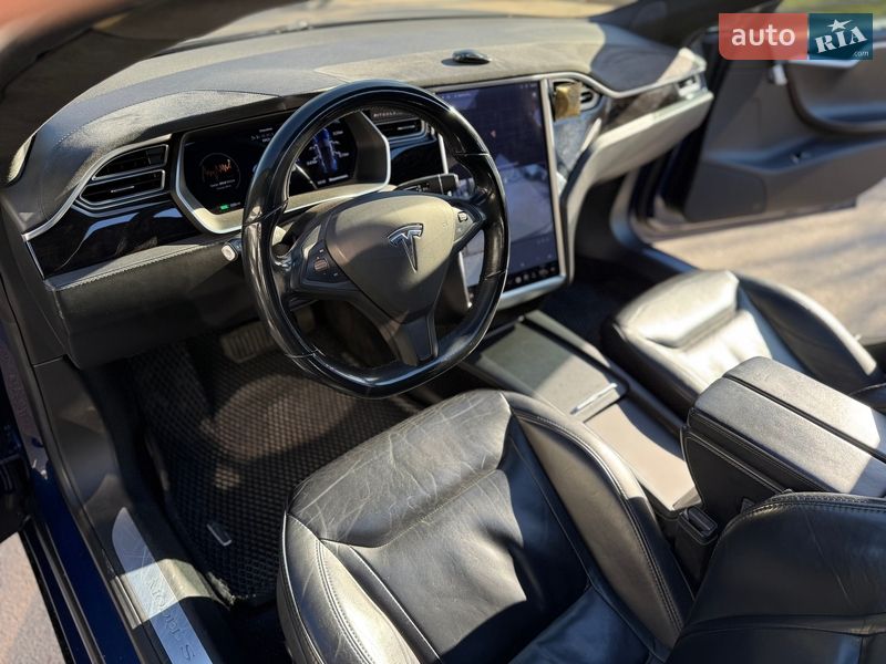 Лифтбек Tesla Model S 2016 в Днепре