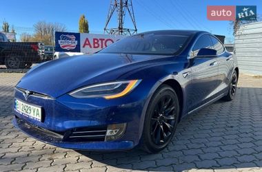 Лифтбек Tesla Model S 2017 в Кременчуге