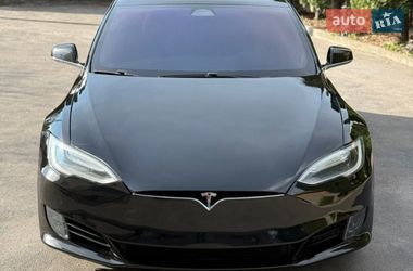 Лифтбек Tesla Model S 2017 в Виннице