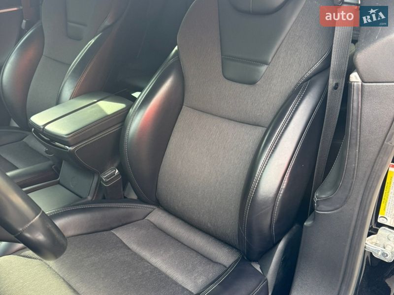 Ліфтбек Tesla Model S 2017 в Вінниці фото 10 Ліфтбек Tesla Model S 2017 в Вінниці