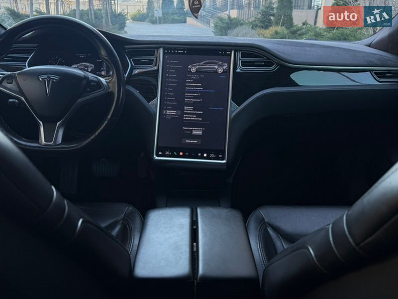 Лифтбек Tesla Model S 2016 в Одессе