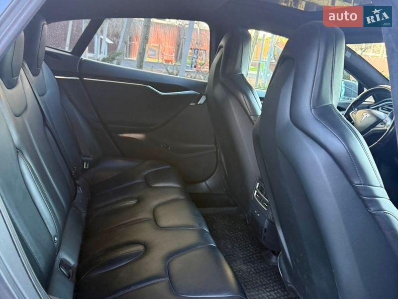 Лифтбек Tesla Model S 2016 в Одессе